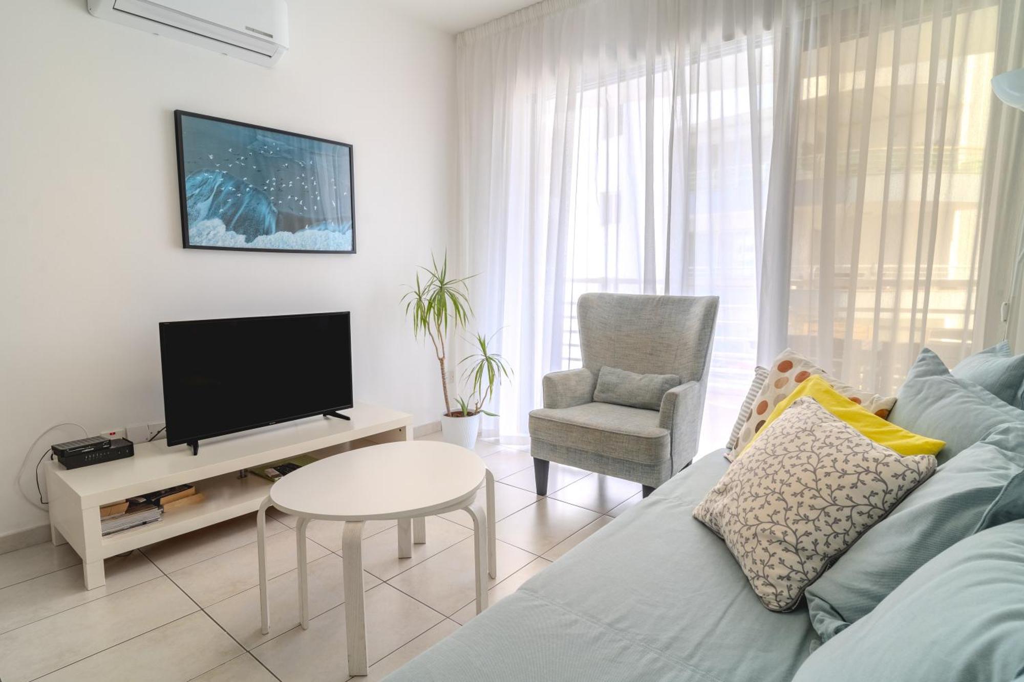 Violet Dusk City Center Flat Larnaca Exterior photo